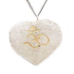 Μενταγιόν καρδιά om λευκού χαλαζία